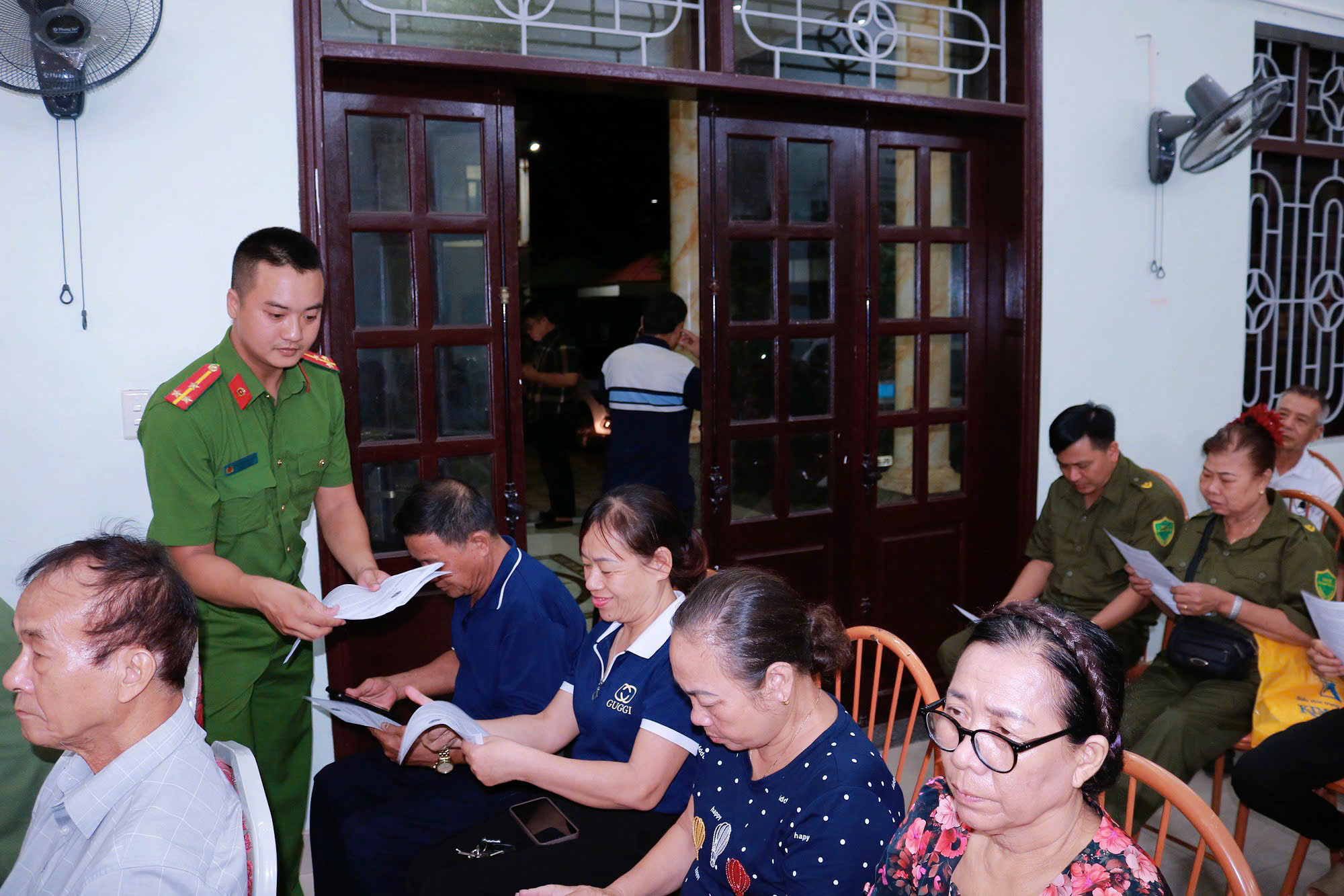 Công an phường Gia Viên chủ động tuyên truyền, siết chặt phòng ngừa, đảm bảo an ninh trong lĩnh vực ngân hàng, vàng bạc trên địa bàn